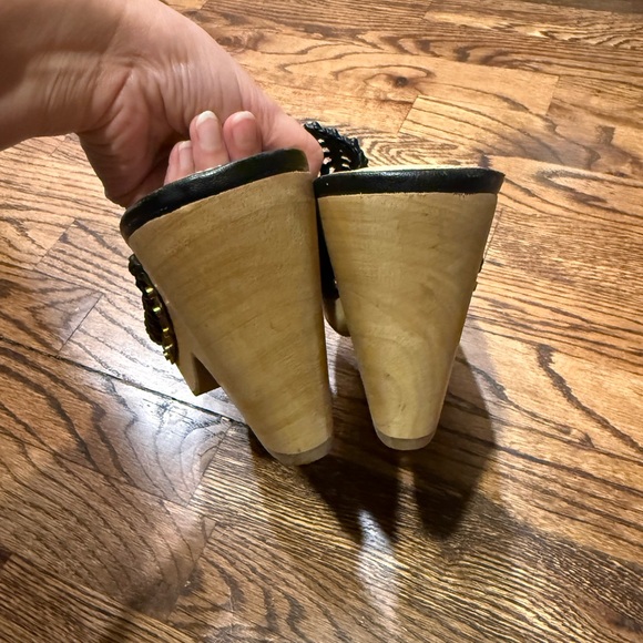 Veronica Beard Hardie Clog Black 9 - Picture 11 of 11